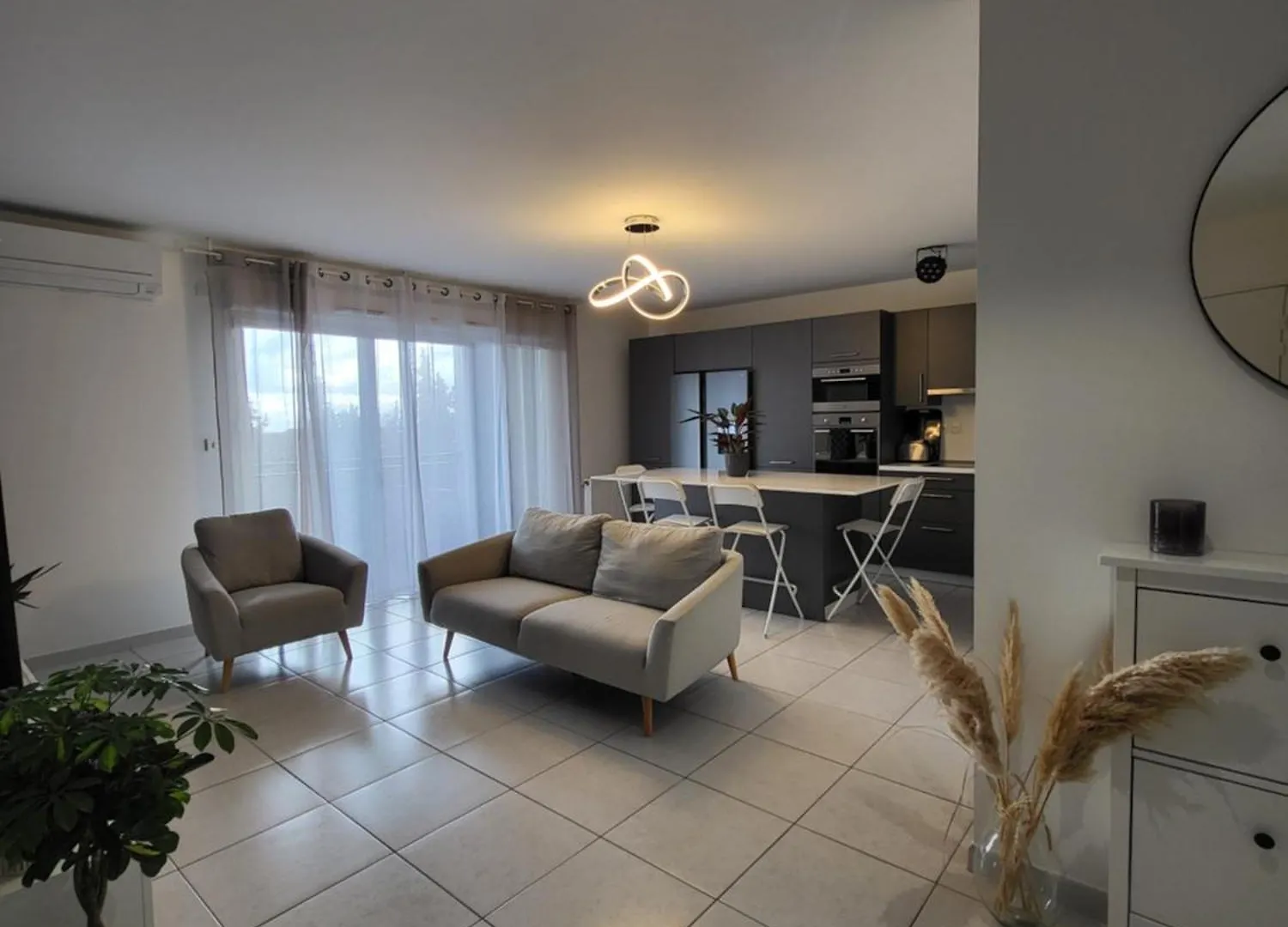 Appartement Marseille T3 Spacieux Et Paisible Avec Deux Places Parking Proche Vieux Port