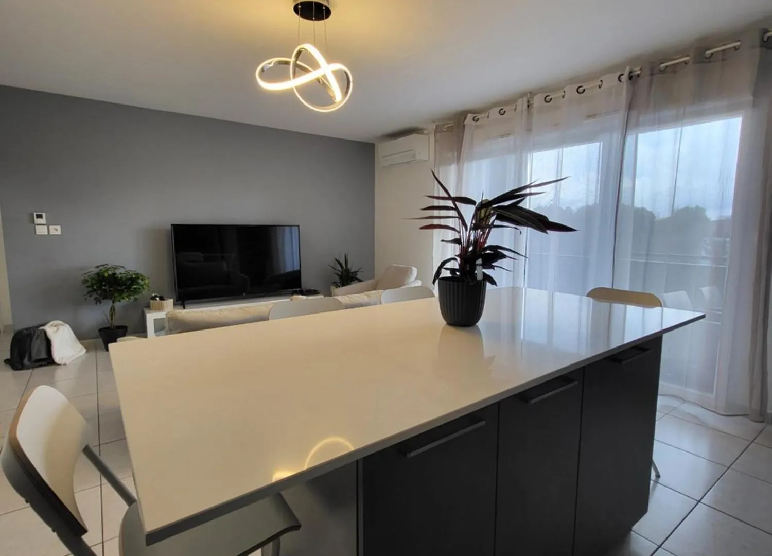 Appartement Marseille T3 Spacieux Et Paisible Avec Deux Places Parking Proche Vieux Port