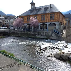2 à 4 Personnes Le Pyrénéen à Carrefour Des Activités De Montagne , Arreau France
